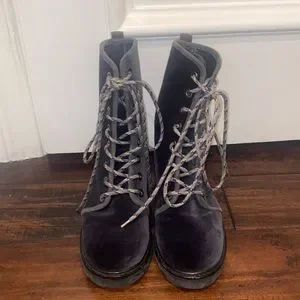 Stuart Weitzman | Shoes | Stuart Weitzman Velvet Combat  display picture 2
